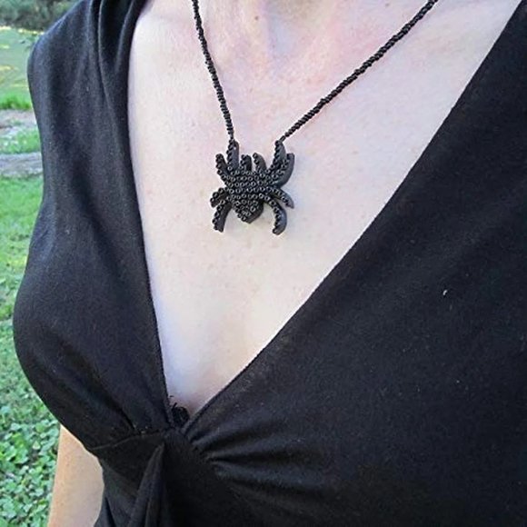 Spider necklace wooden spider seed beads handmade handcrafted - Picture 1 of 9